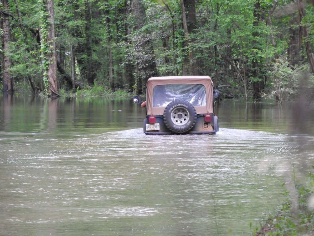 Jeep in water.JPG